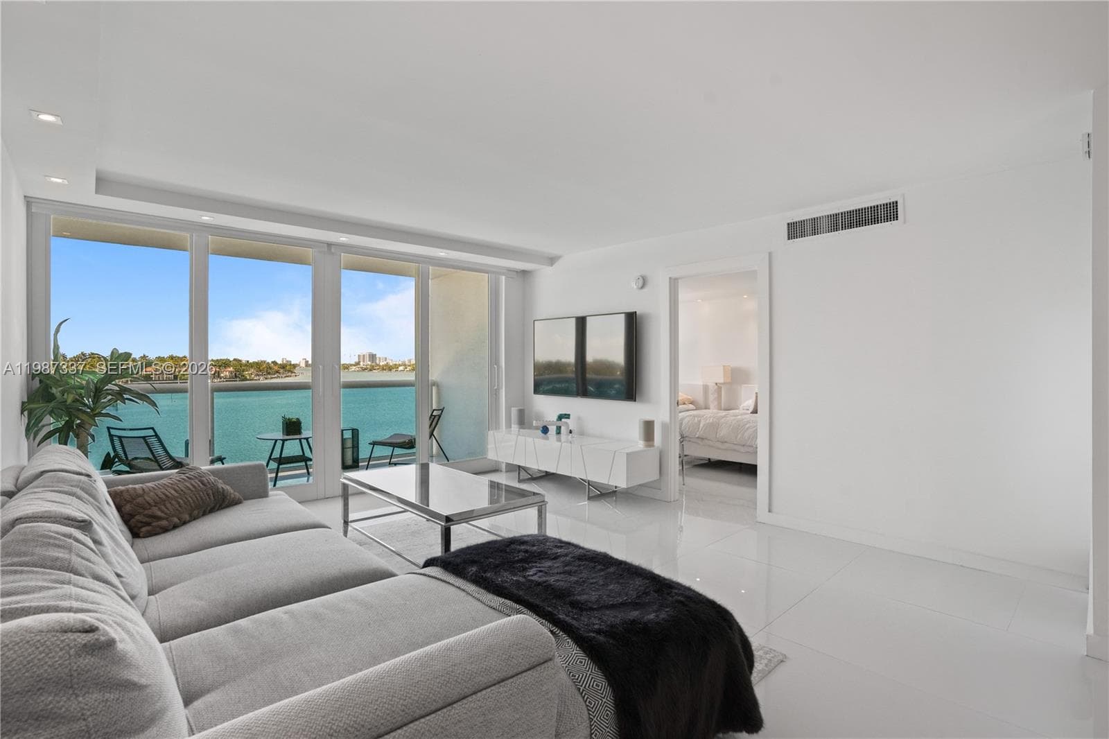 A11987337 — Miami Beach — 6