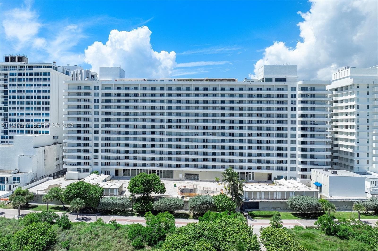 A11987397 — Miami Beach — 17