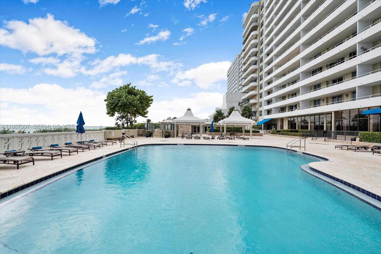 A11987397 — Miami Beach — 12