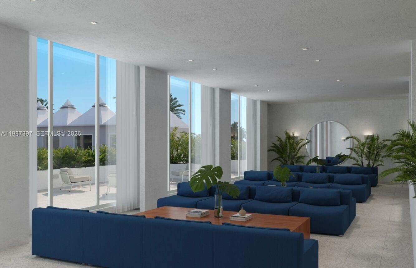 A11987397 — Miami Beach — 10