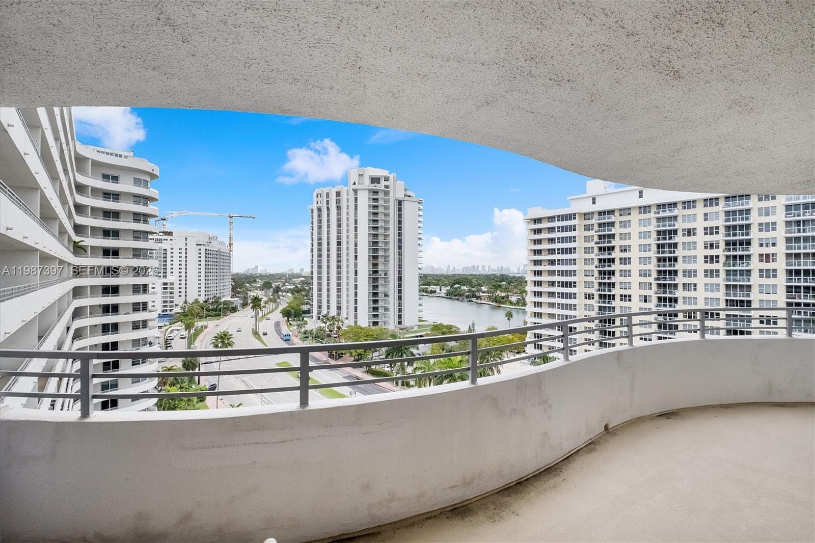 A11987397 — Miami Beach — 14