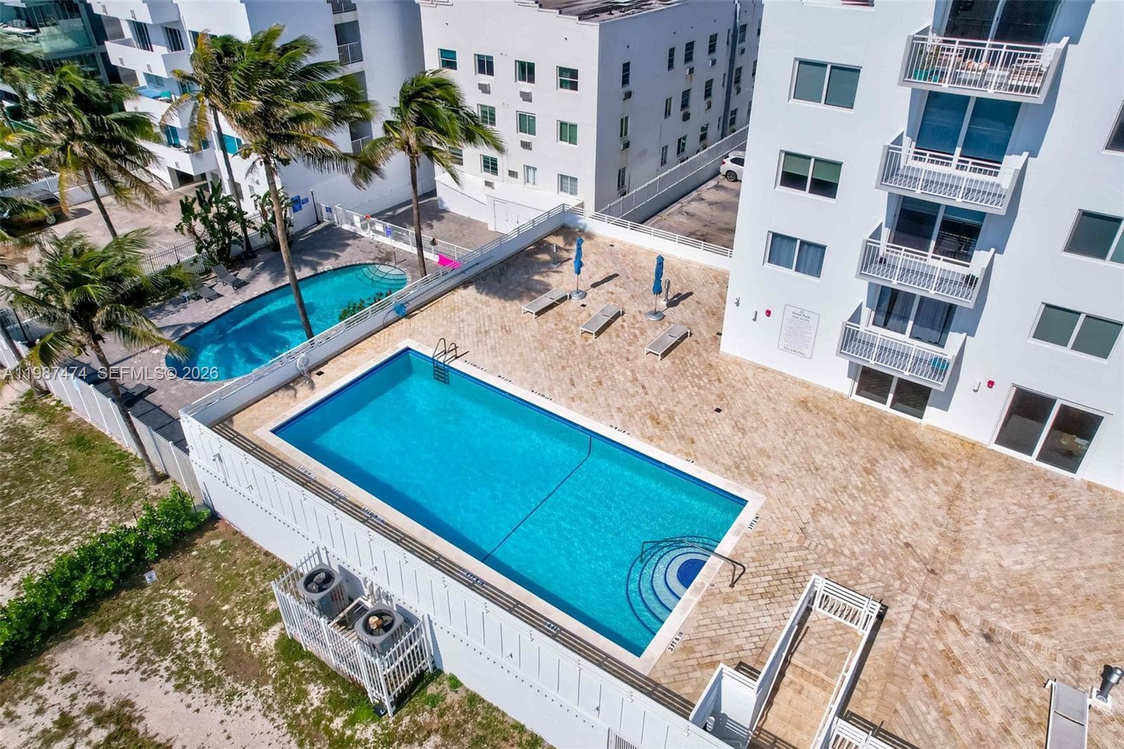 A11987474 — Miami Beach — 24