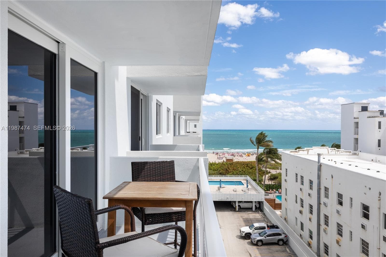 A11987474 — Miami Beach — 10