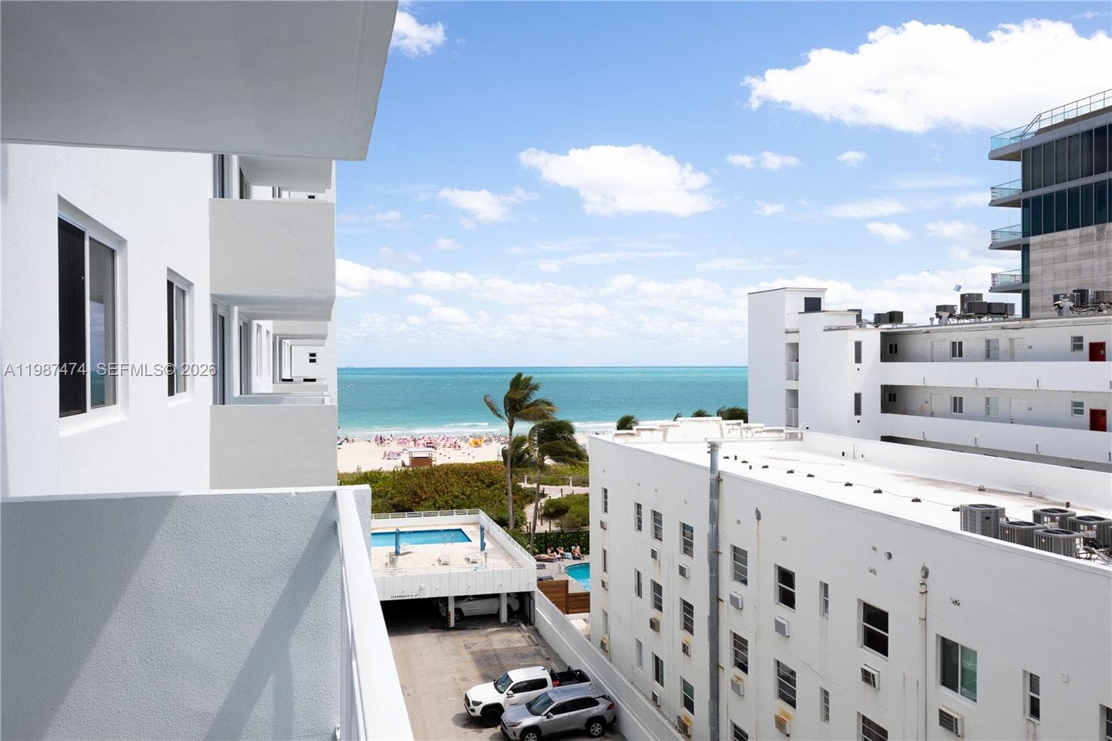 A11987474 — Miami Beach — 19
