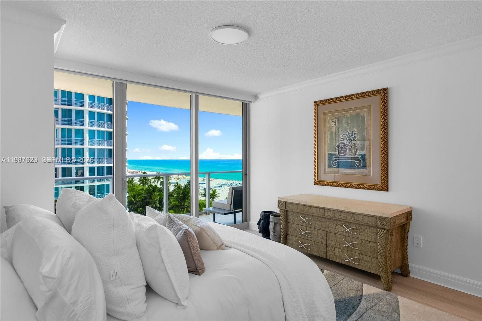 A11987623 — Miami Beach — 17
