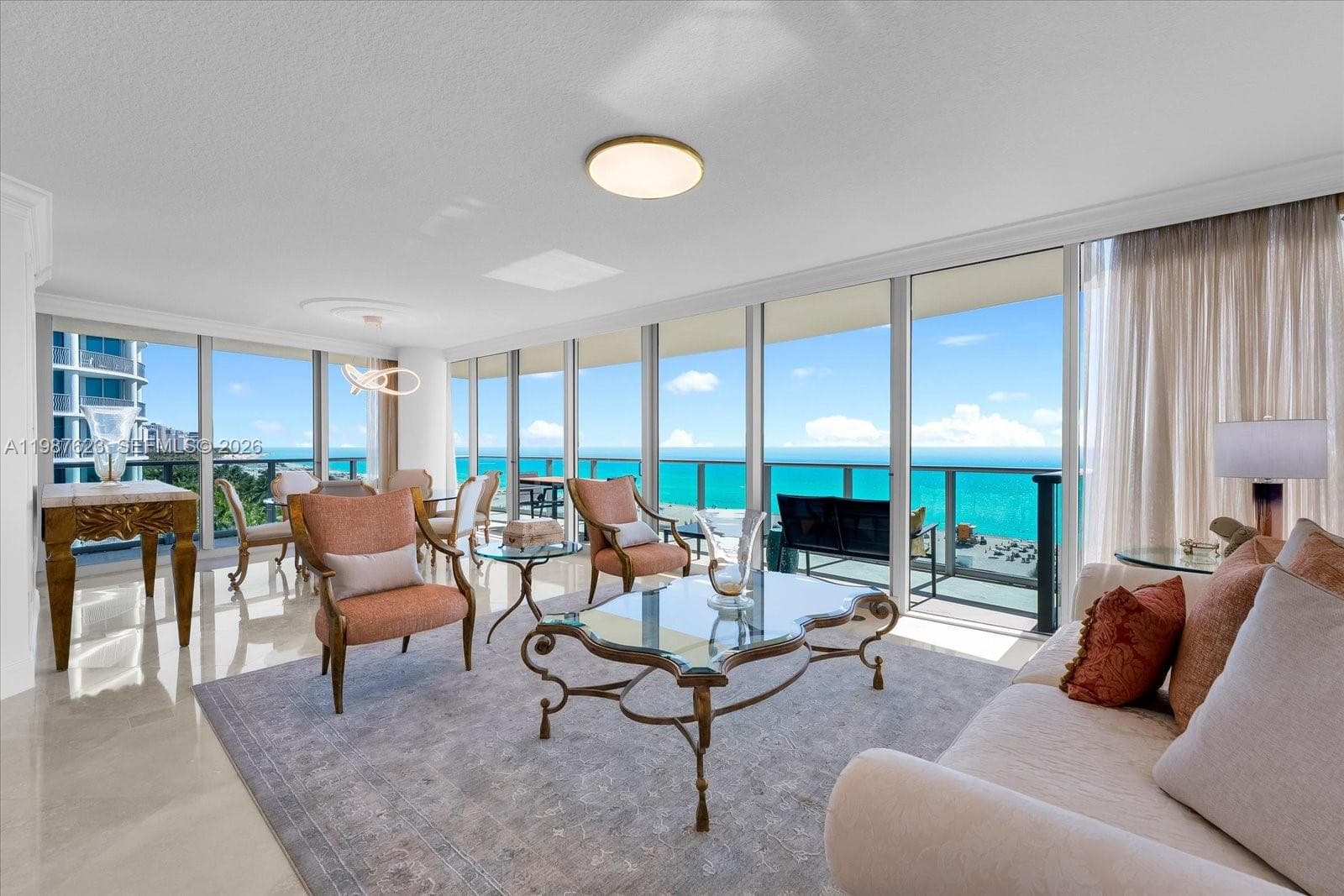 A11987623 — Miami Beach