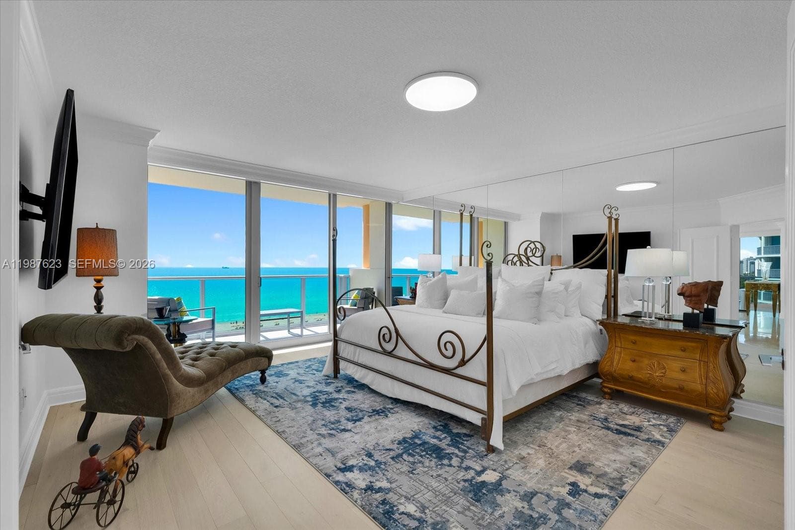 A11987623 — Miami Beach — 11