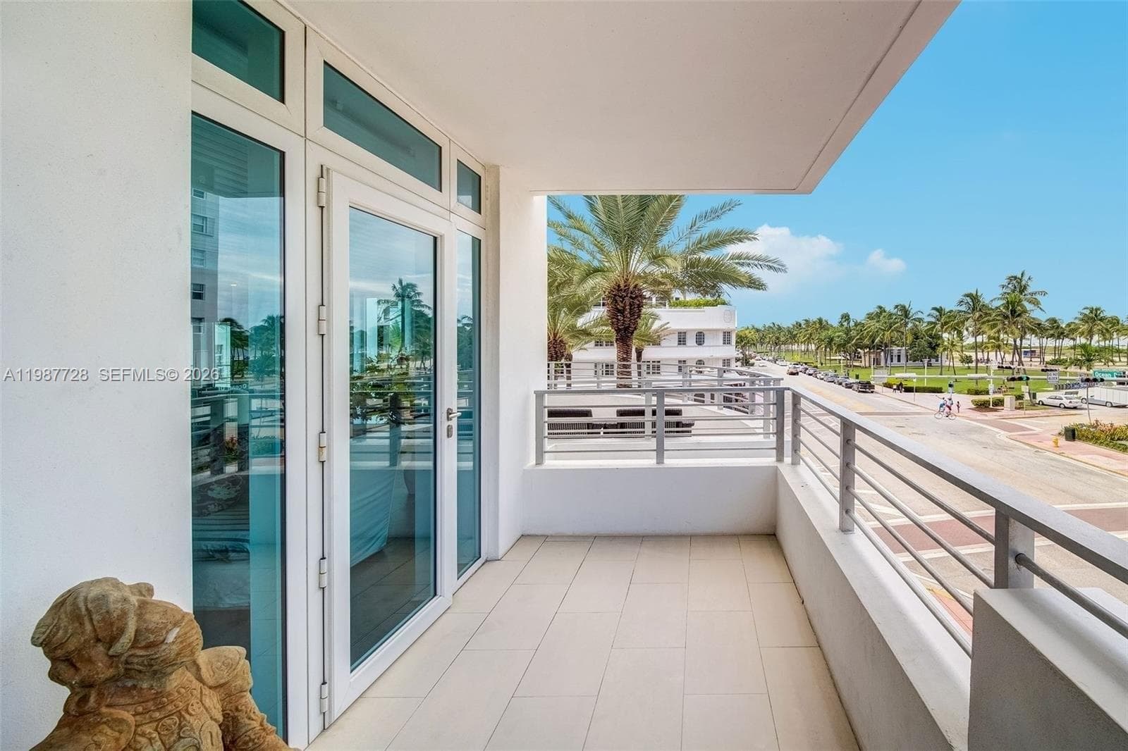 A11987728 — Miami Beach — 16
