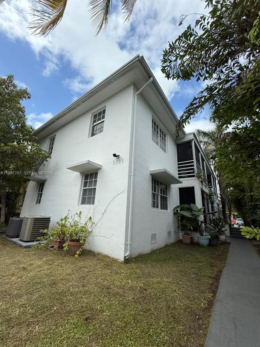 A11987767 — Miami Beach — 23