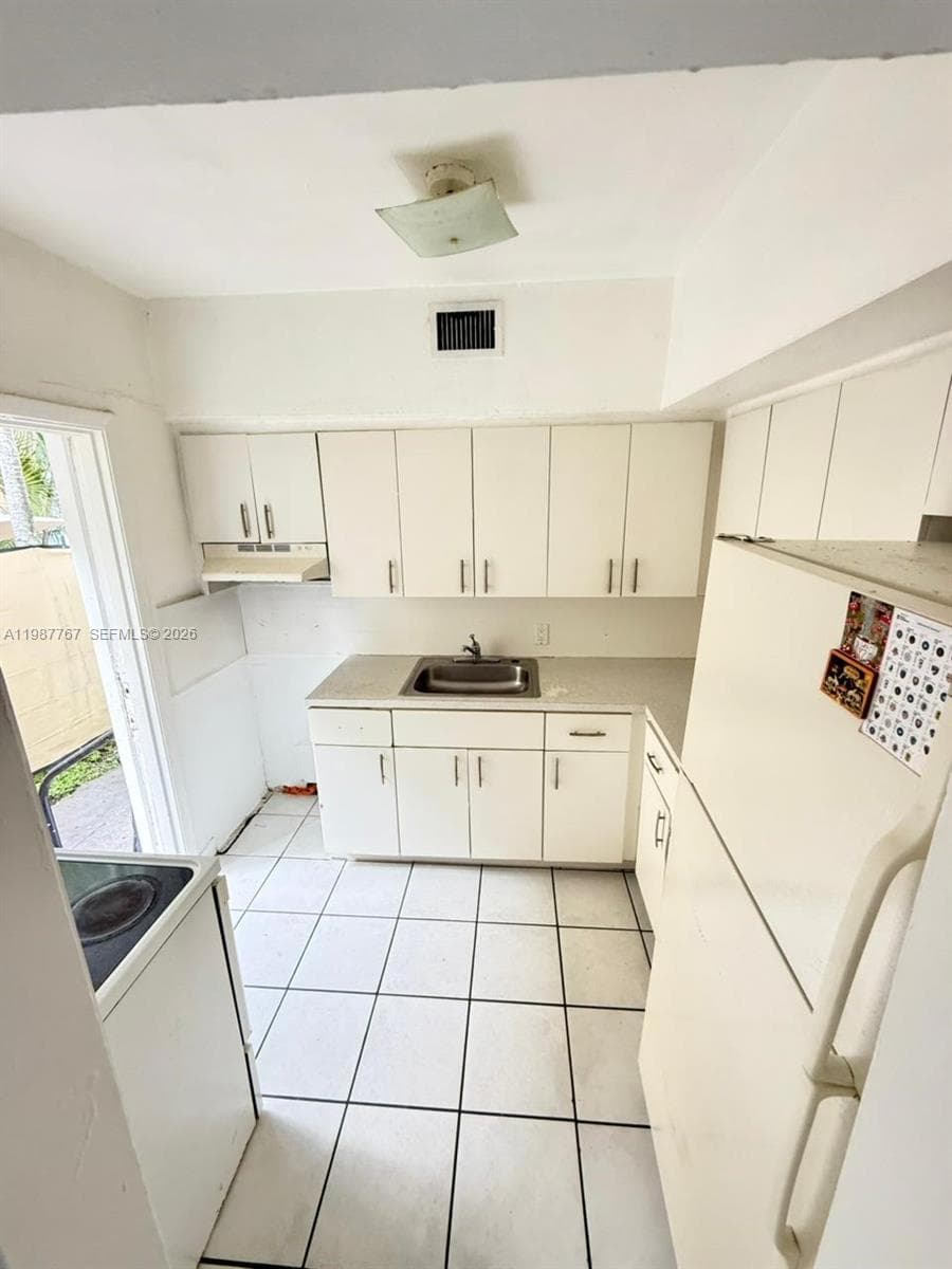 A11987767 — Miami Beach — 25