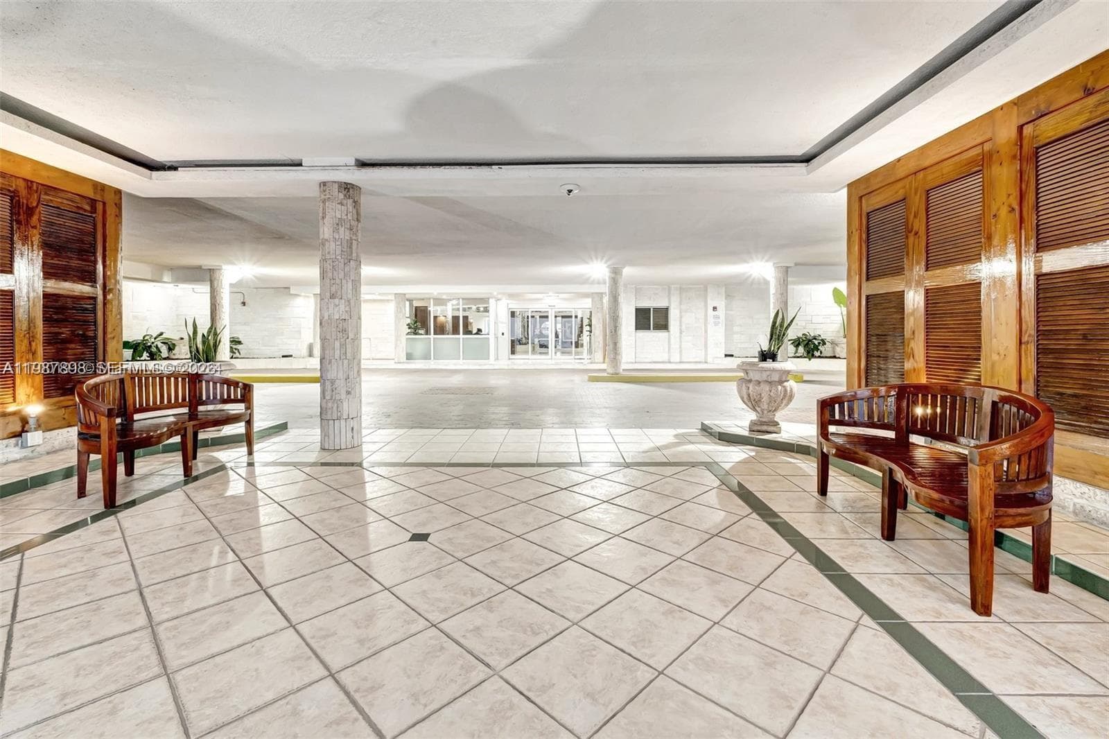 A11987898 — Miami Beach — 44