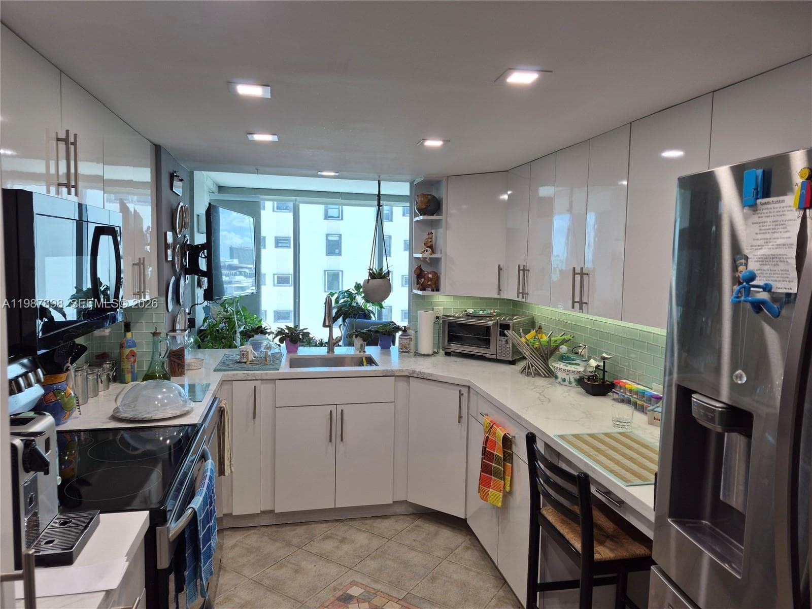 A11987898 — Miami Beach — 25