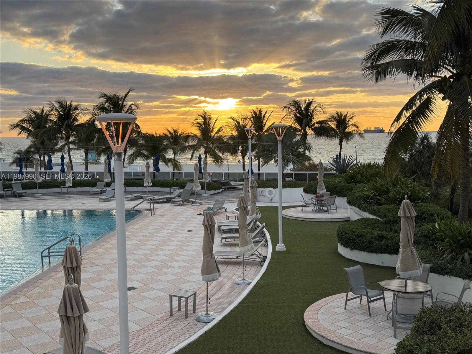 A11987990 — Miami Beach — 27