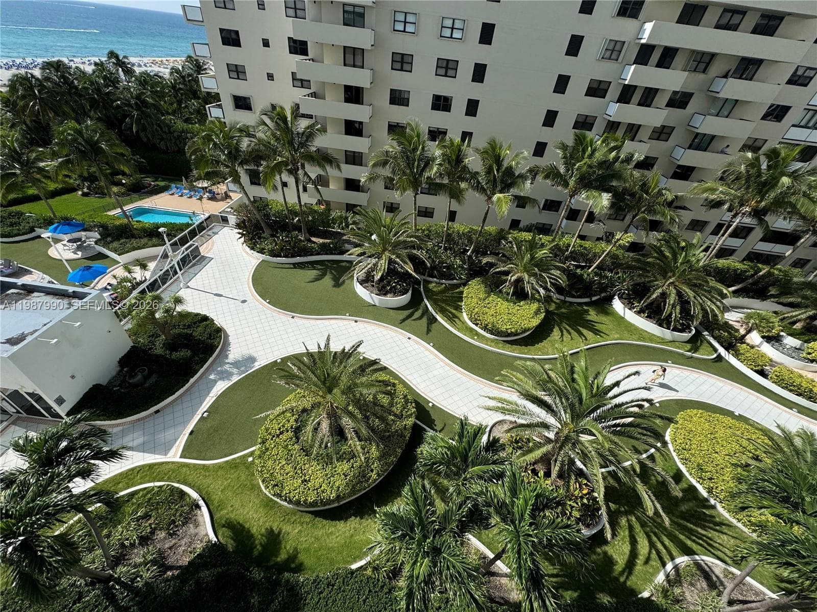 A11987990 — Miami Beach — 17
