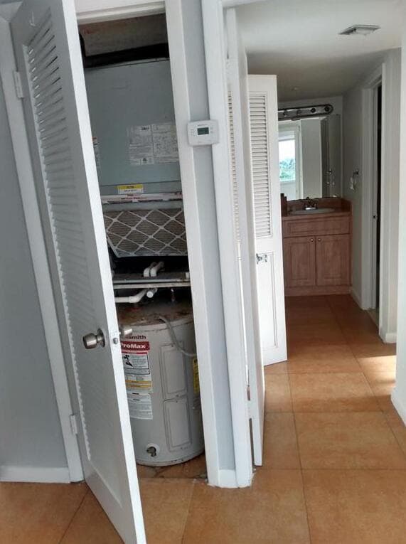B26005915 — Miami Beach — 7