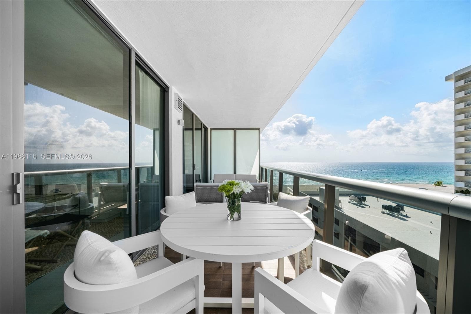 A11988116 — Miami Beach