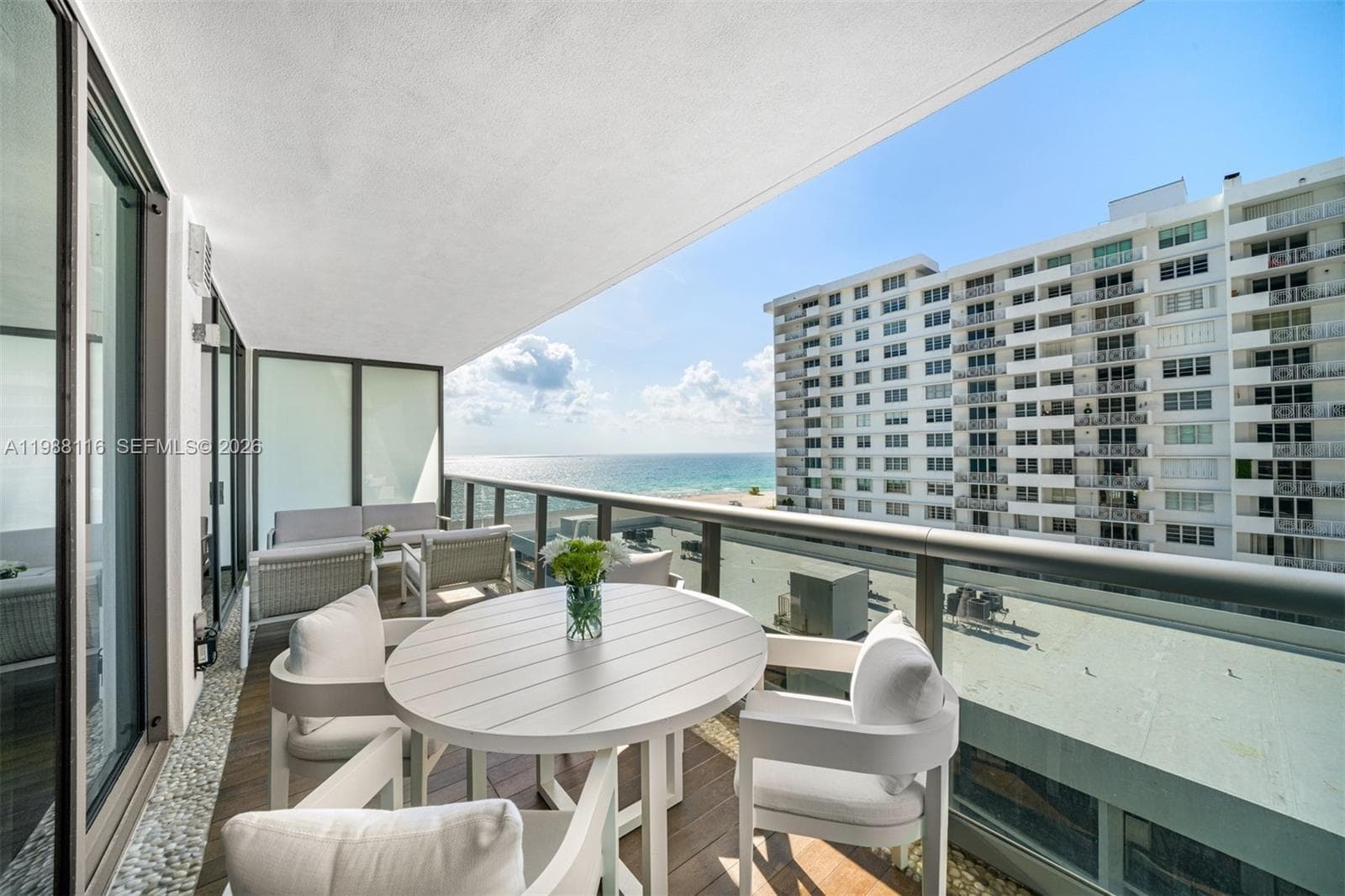 A11988116 — Miami Beach — 11