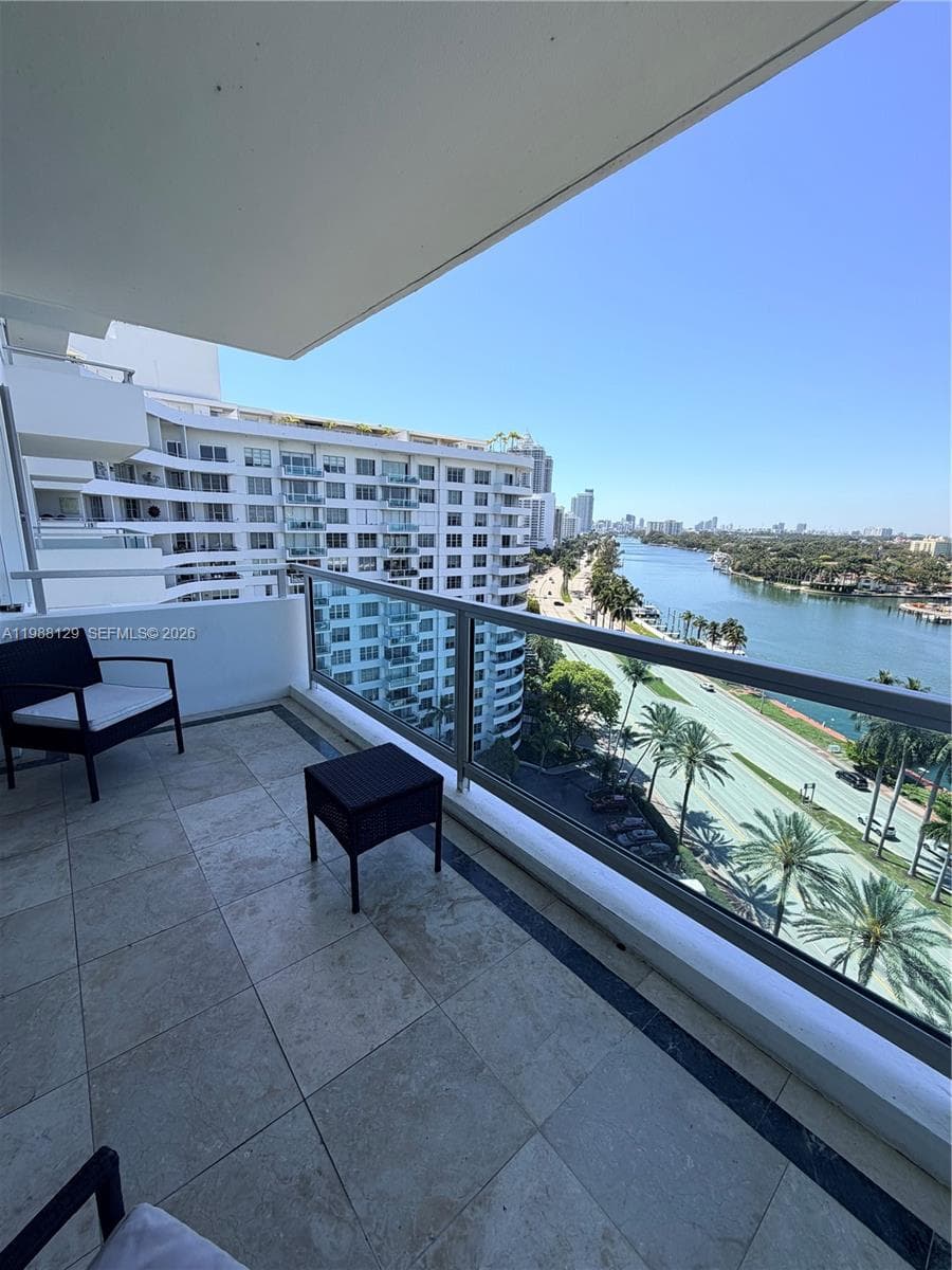 A11988129 — Miami Beach — 2
