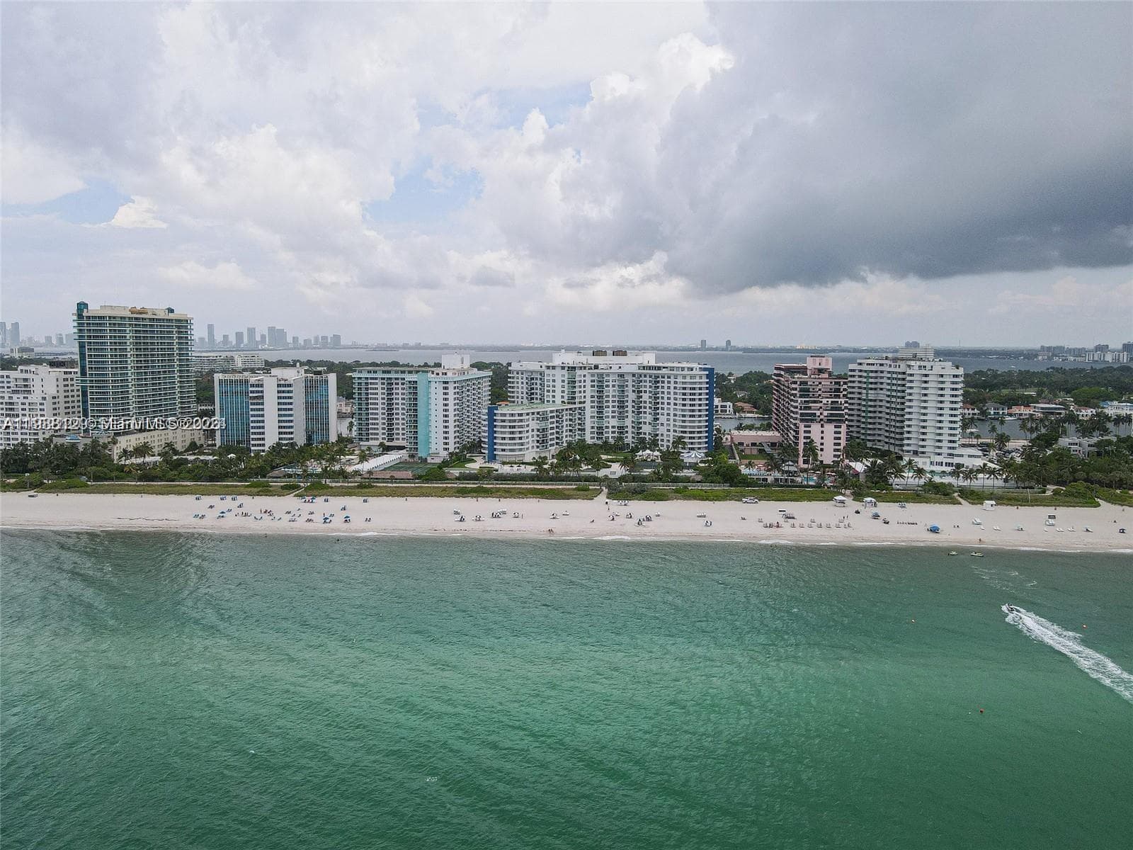 A11988129 — Miami Beach — 17