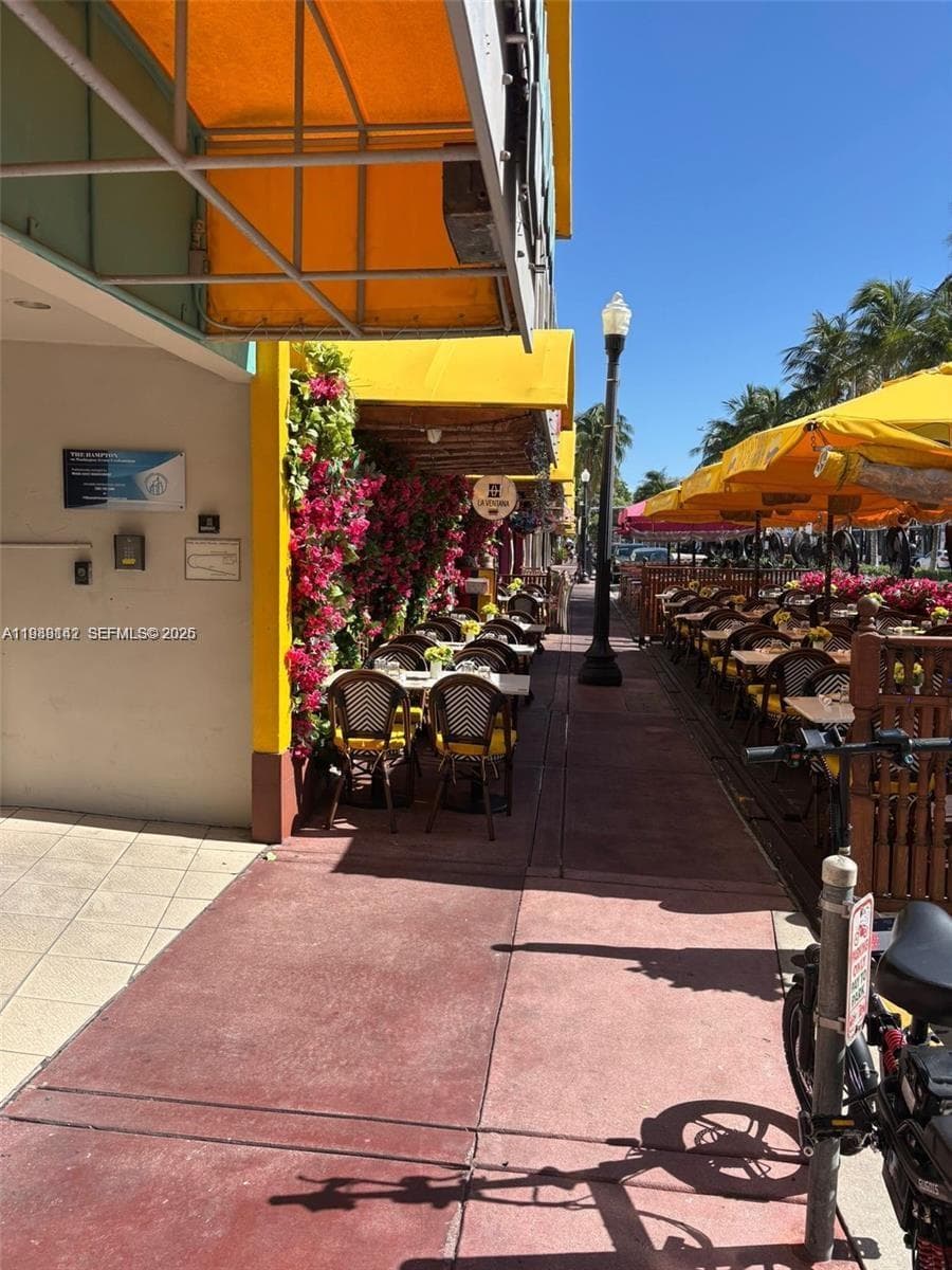 A11988142 — Miami Beach — 10