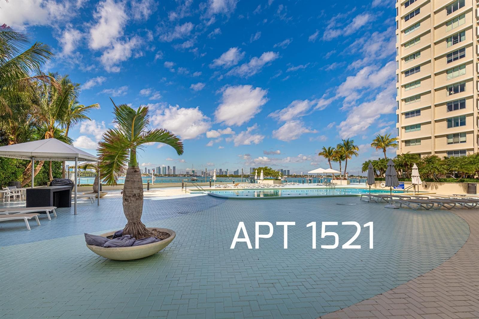 B26005979 — Miami Beach — 29