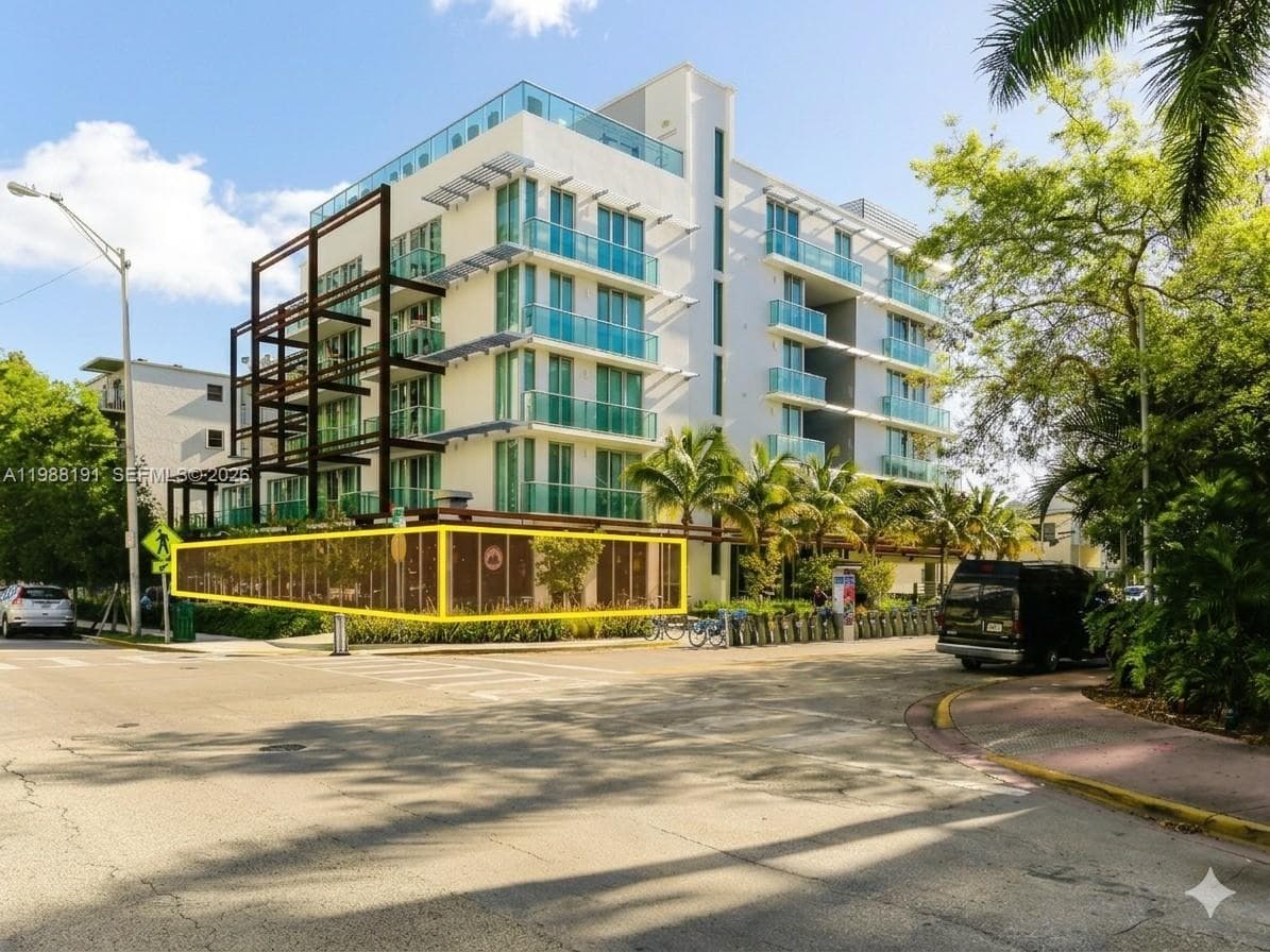 A11988191 — Miami Beach — 10