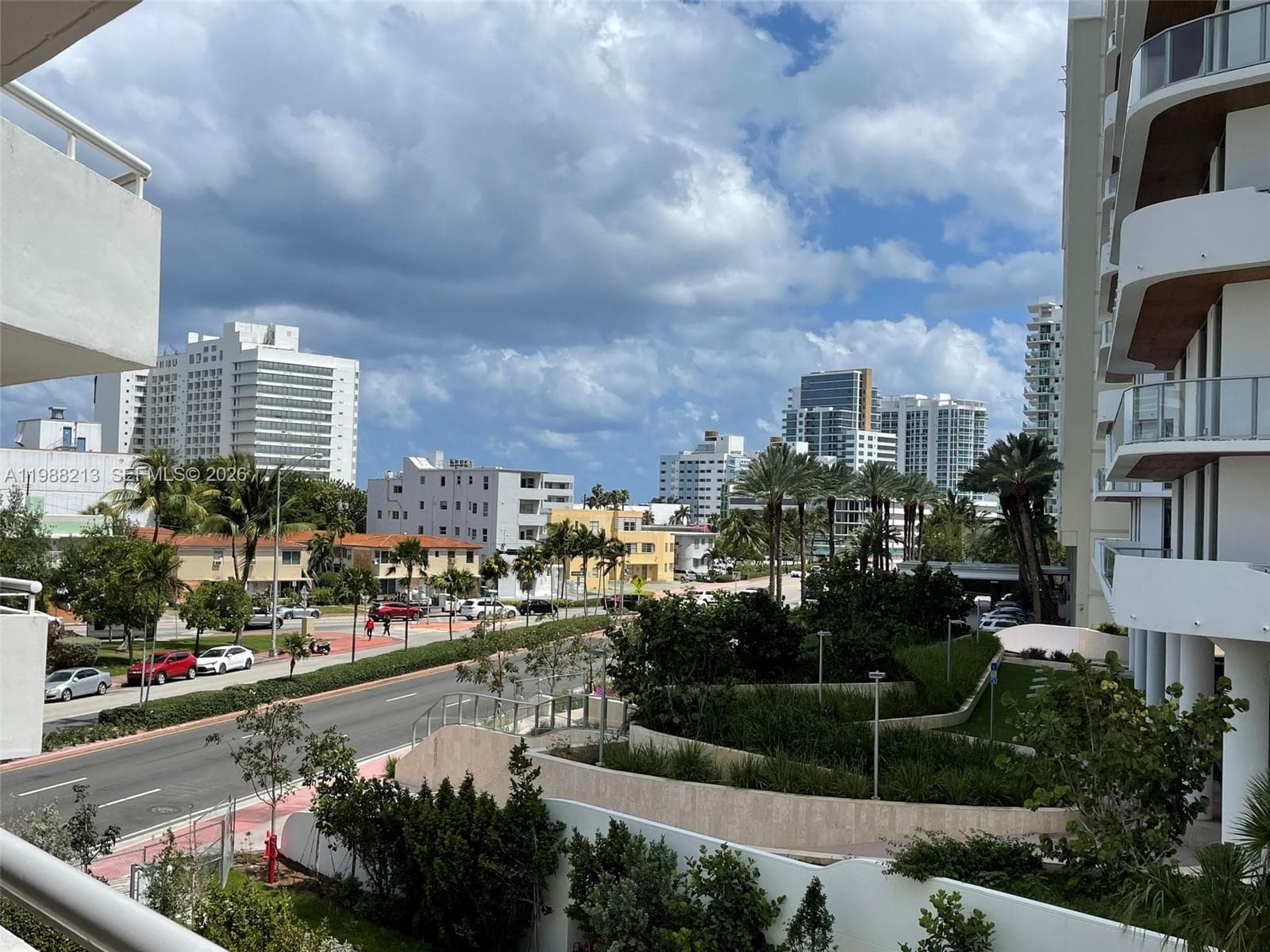 A11988213 — Miami Beach — 9