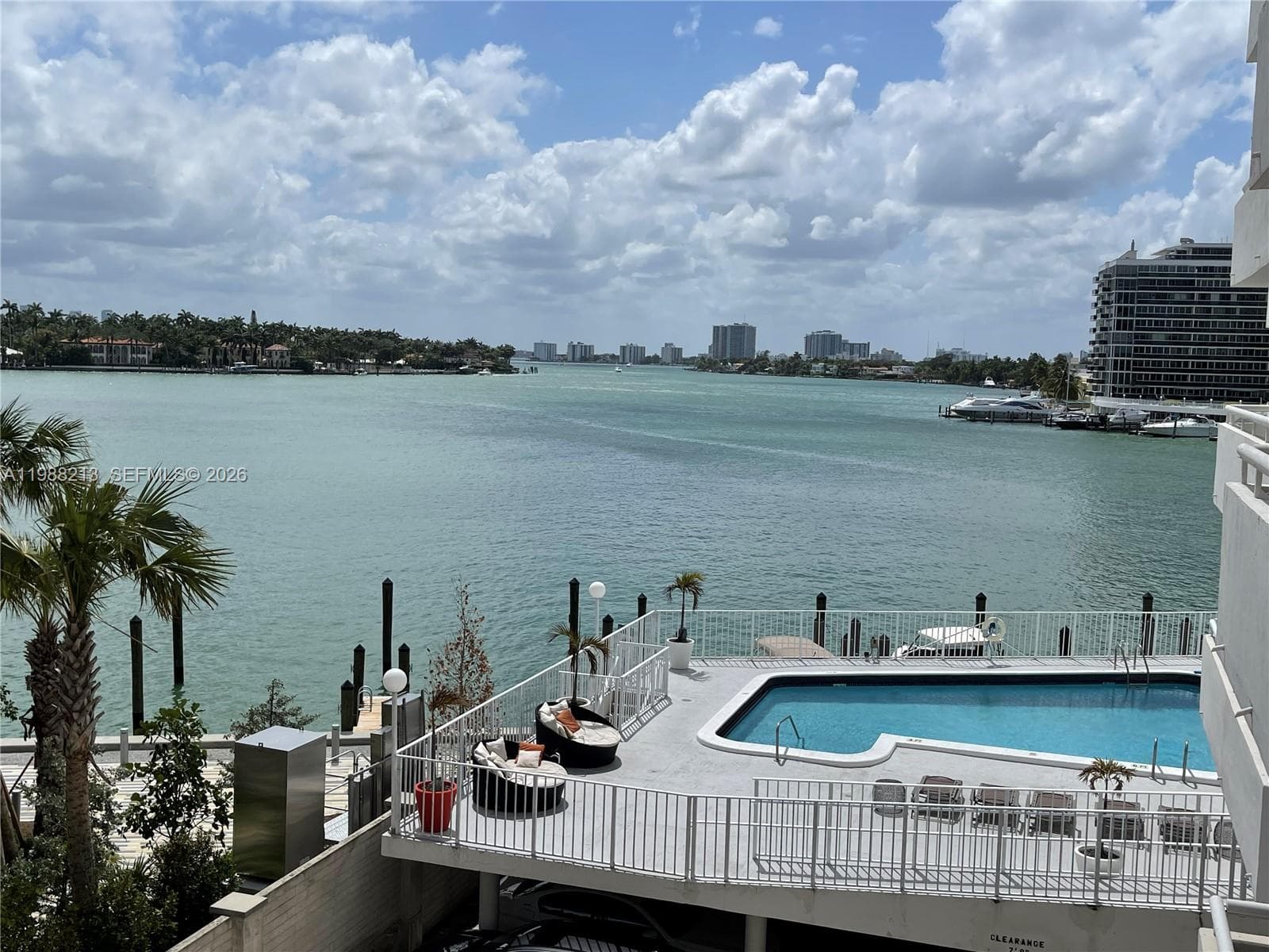 A11988213 — Miami Beach — 11