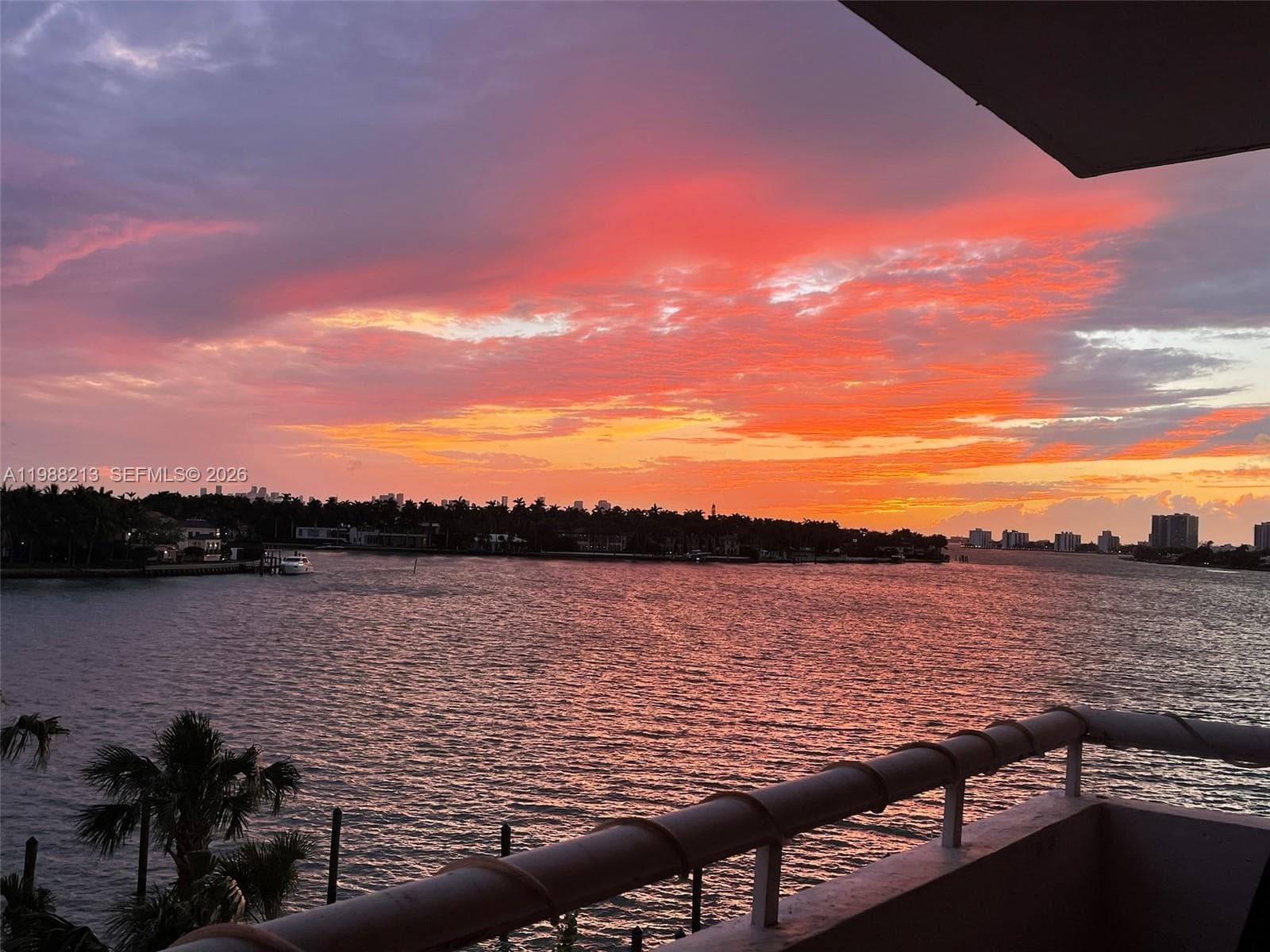 A11988213 — Miami Beach — 25