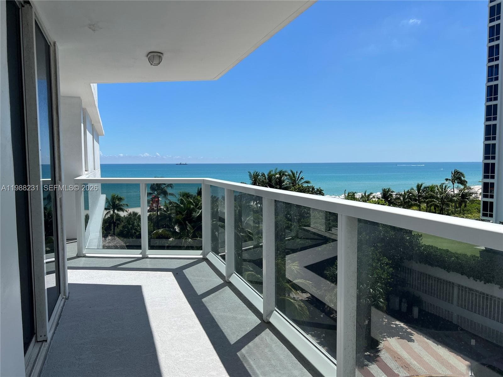 A11988231 — Miami Beach — 26