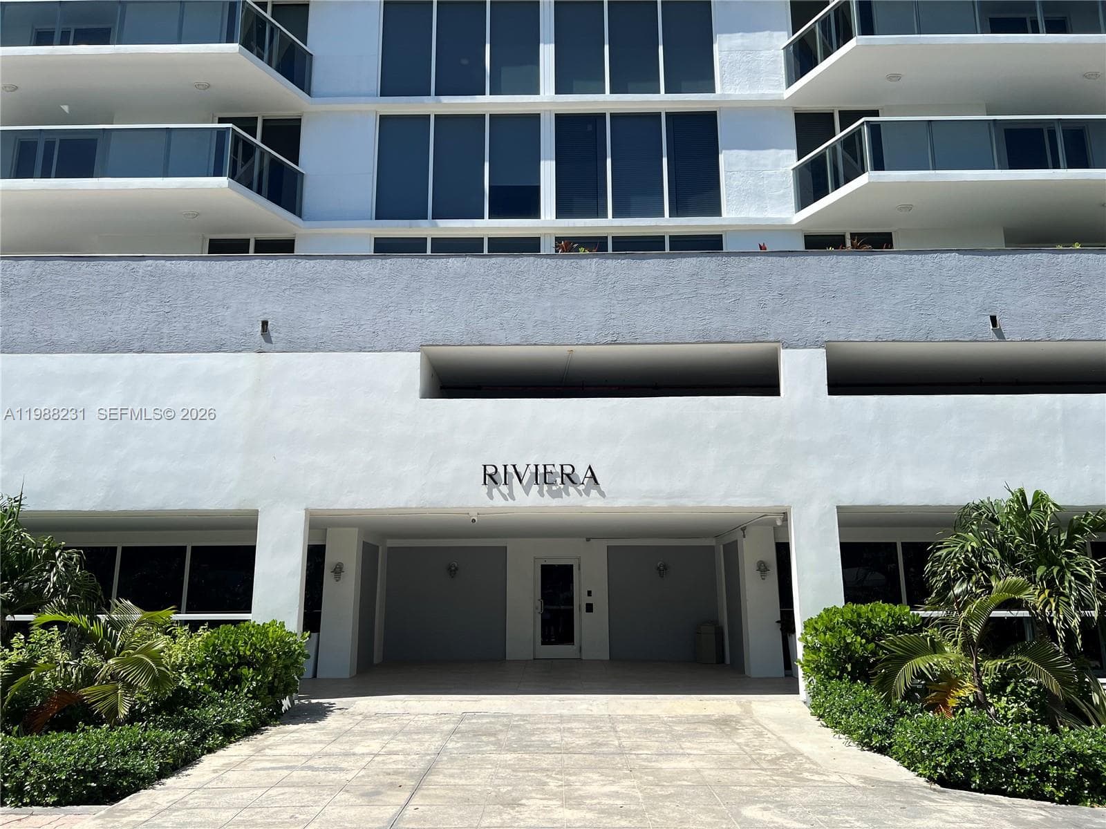A11988231 — Miami Beach — 41