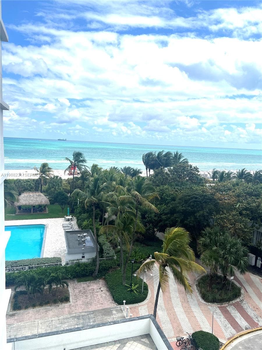 A11988231 — Miami Beach — 25