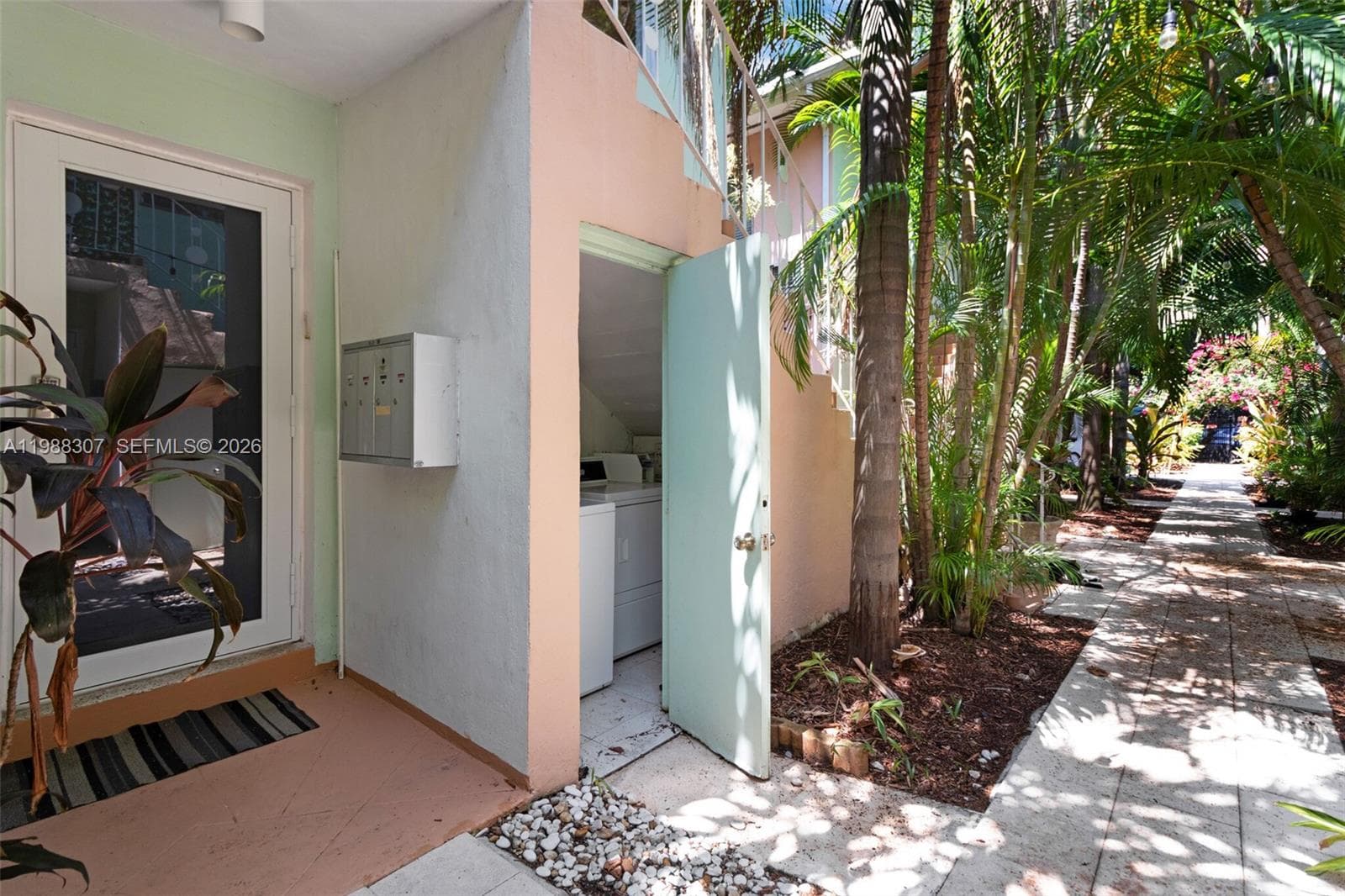 A11988307 — Miami Beach — 41