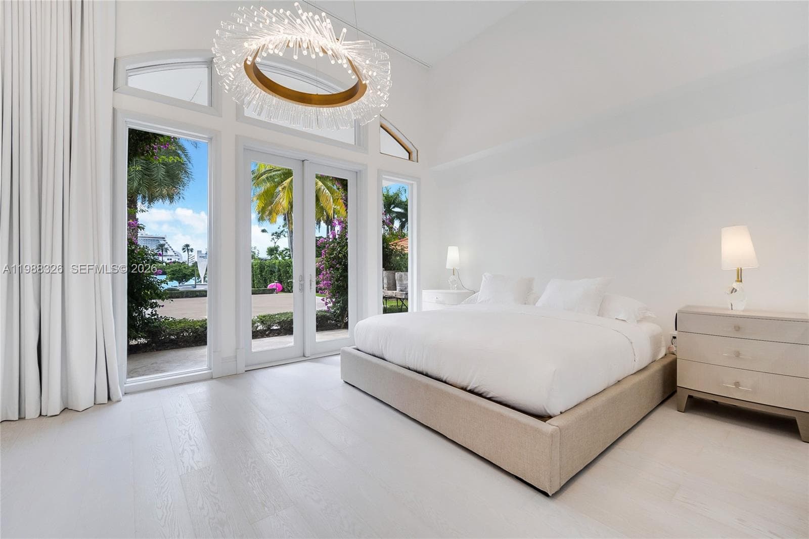 A11988326 — Miami Beach — 24