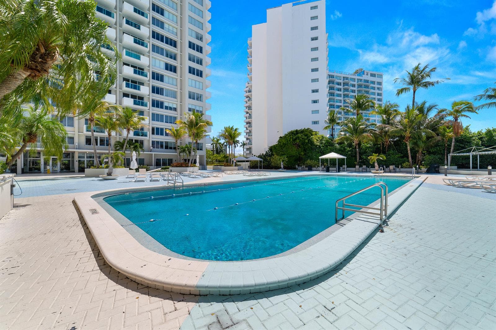 B26006179 — Miami Beach — 53