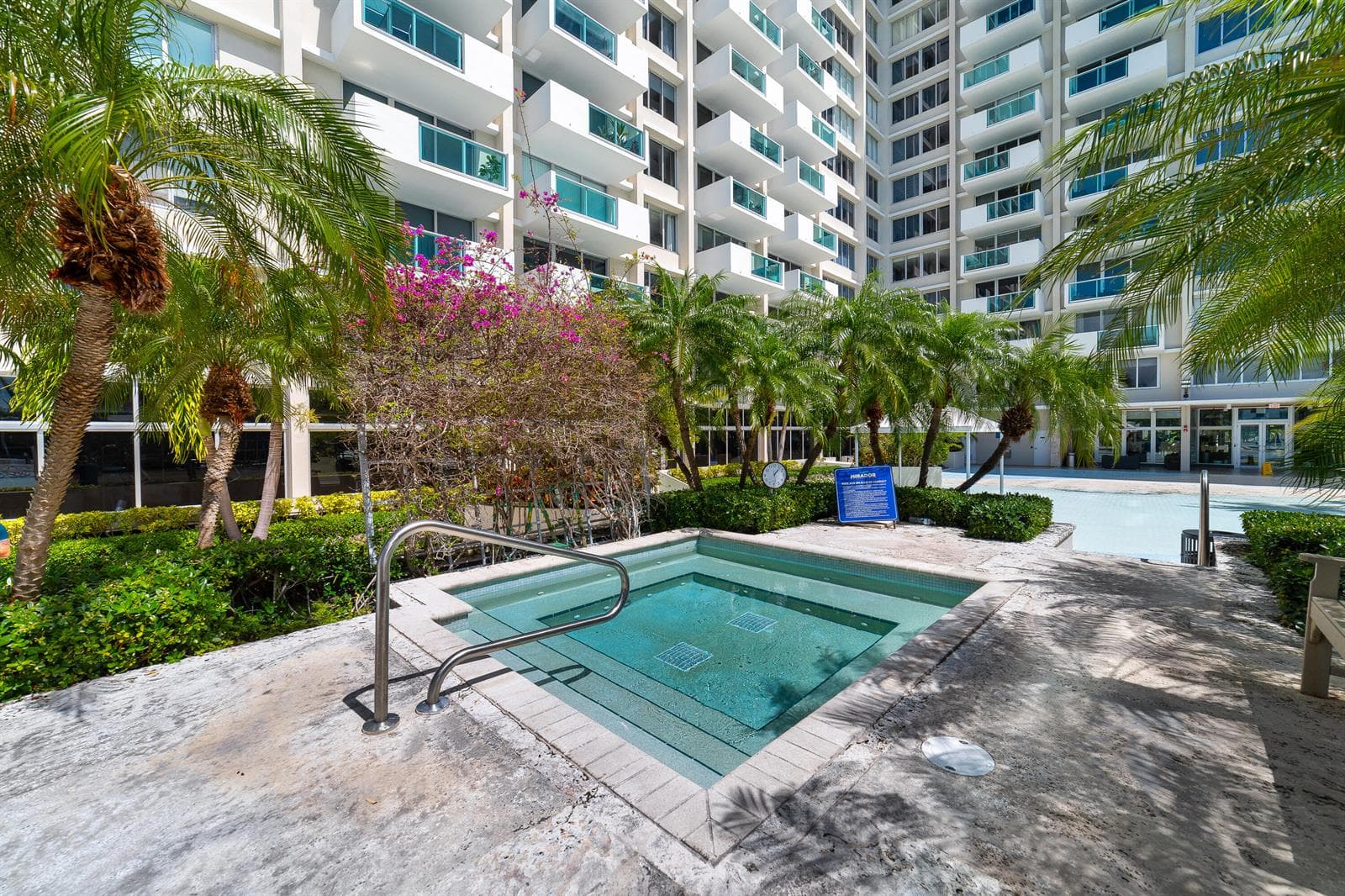 B26006179 — Miami Beach — 54
