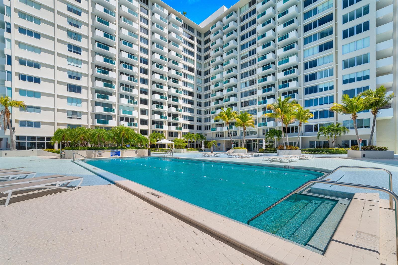 B26006179 — Miami Beach — 50