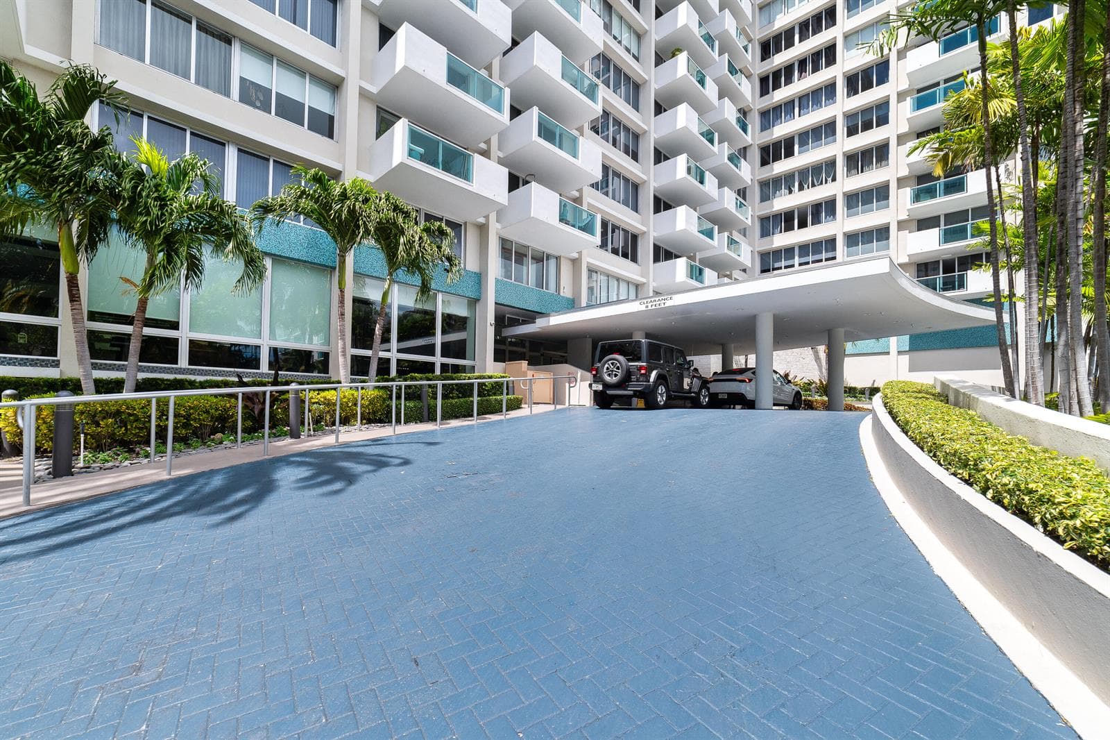 B26006179 — Miami Beach — 37