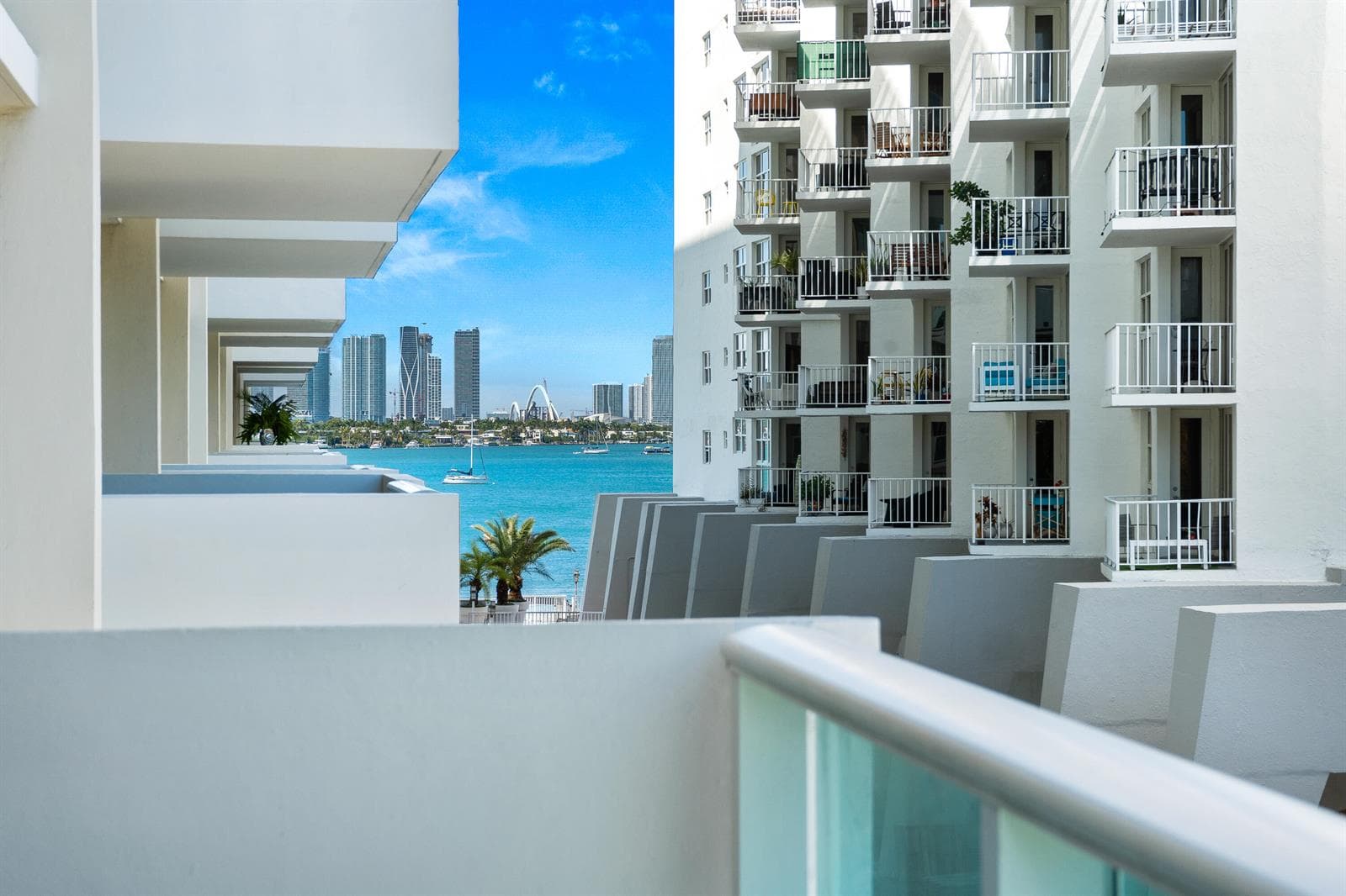 B26006179 — Miami Beach — 29