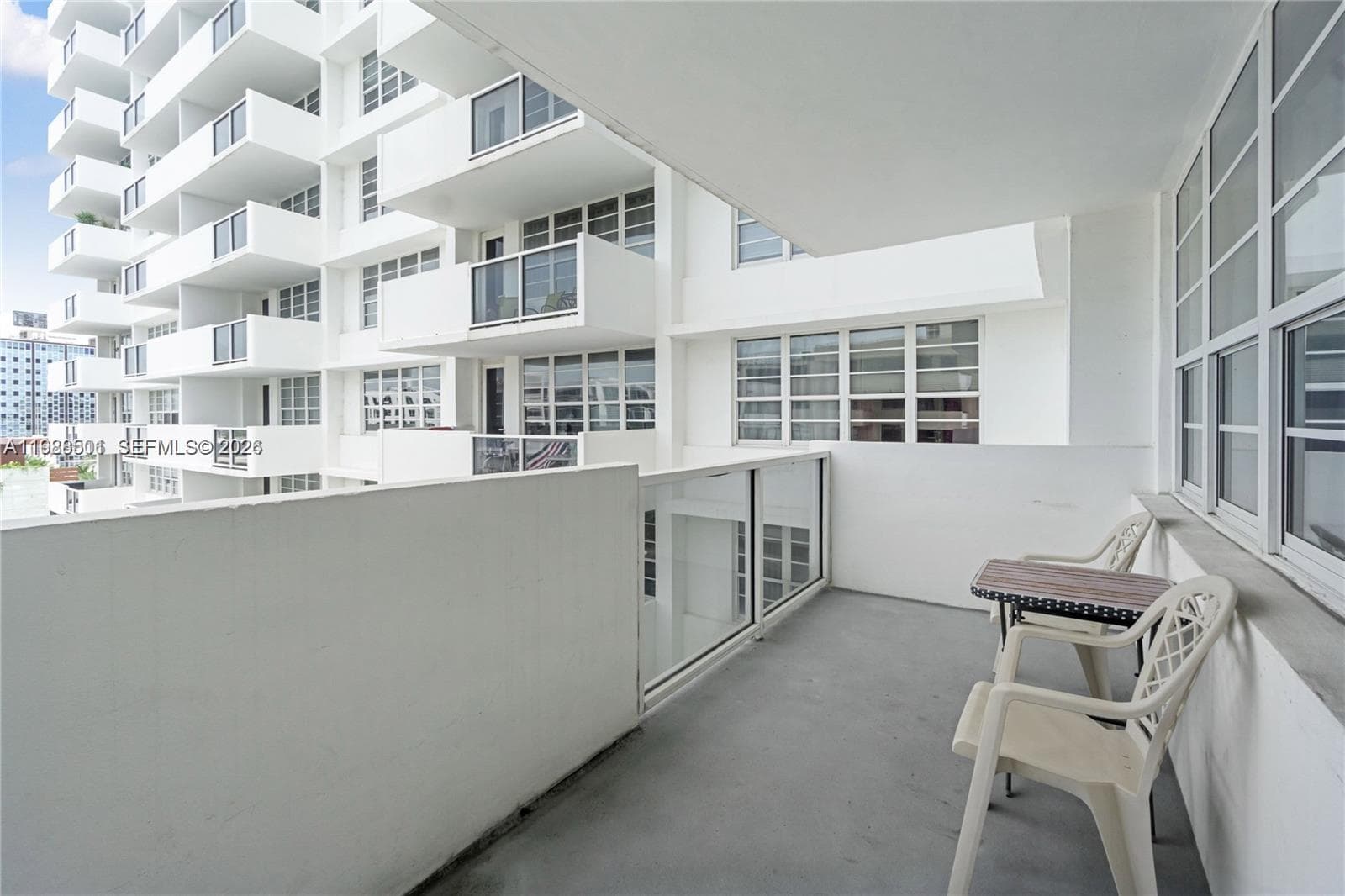 A11988501 — Miami Beach