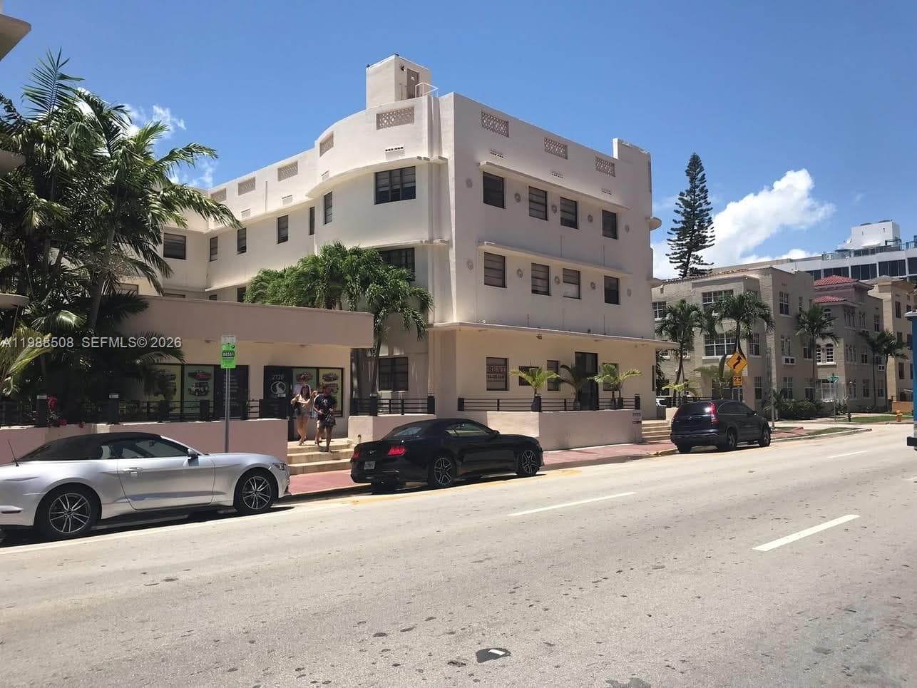 A11988508 — Miami Beach