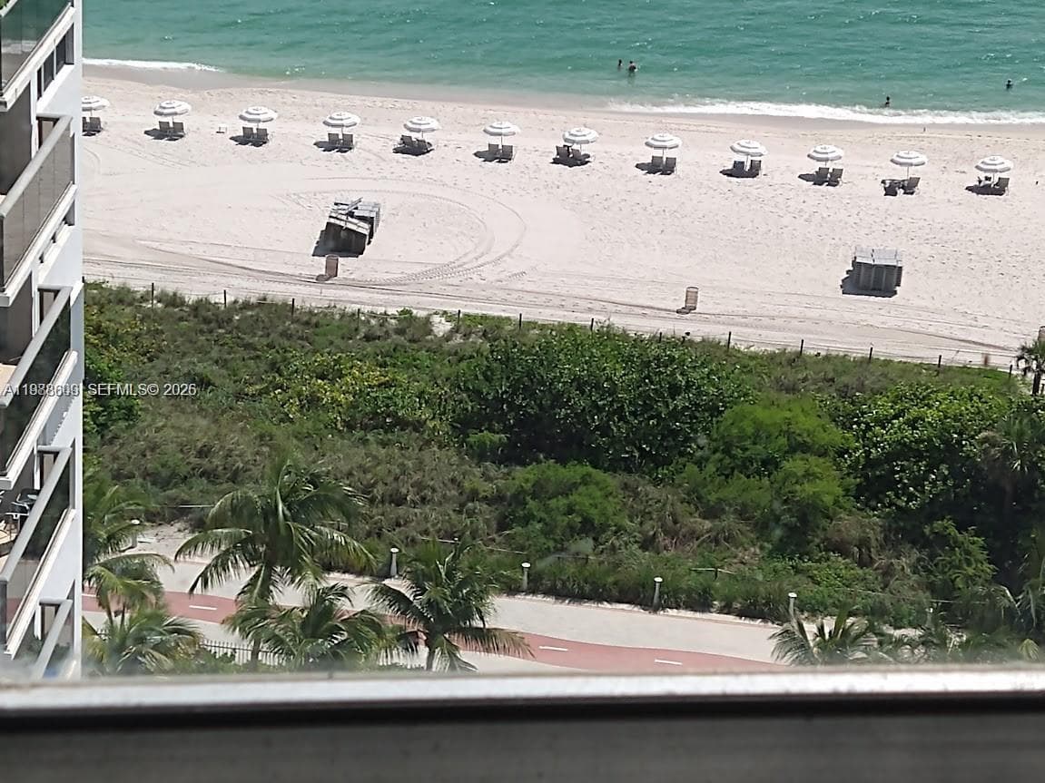 A11988609 — Miami Beach — 2