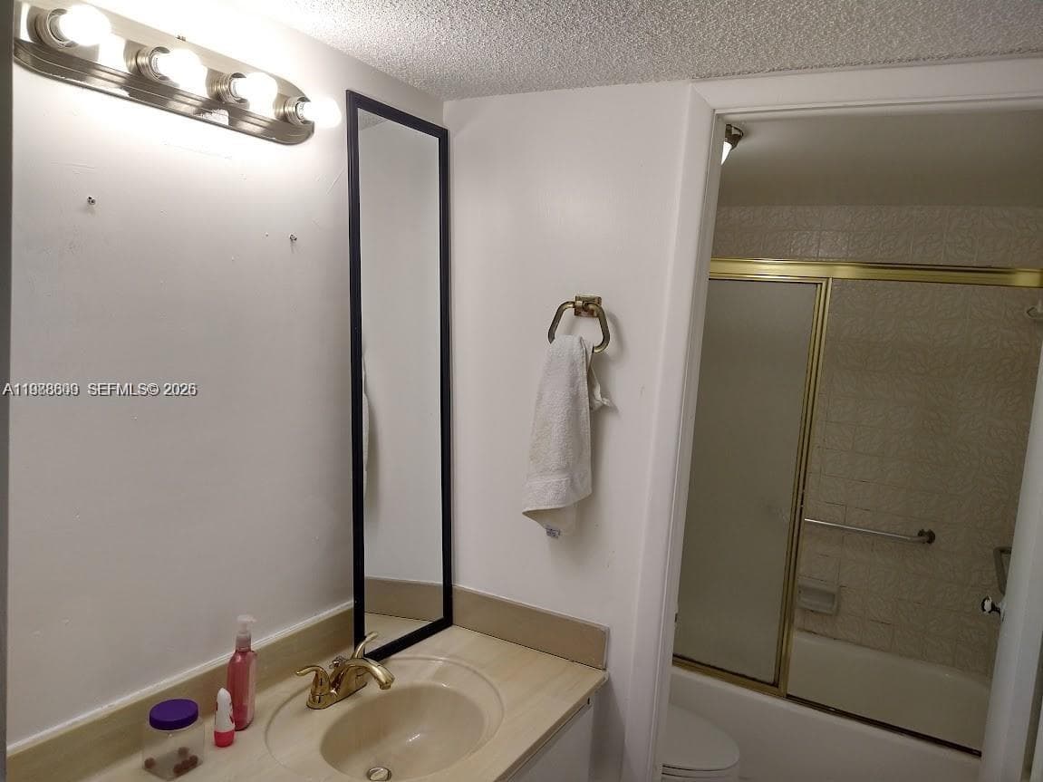 A11988609 — Miami Beach — 12