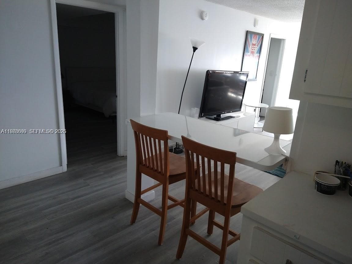 A11988609 — Miami Beach — 14