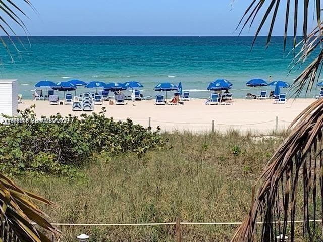 A11988609 — Miami Beach — 29