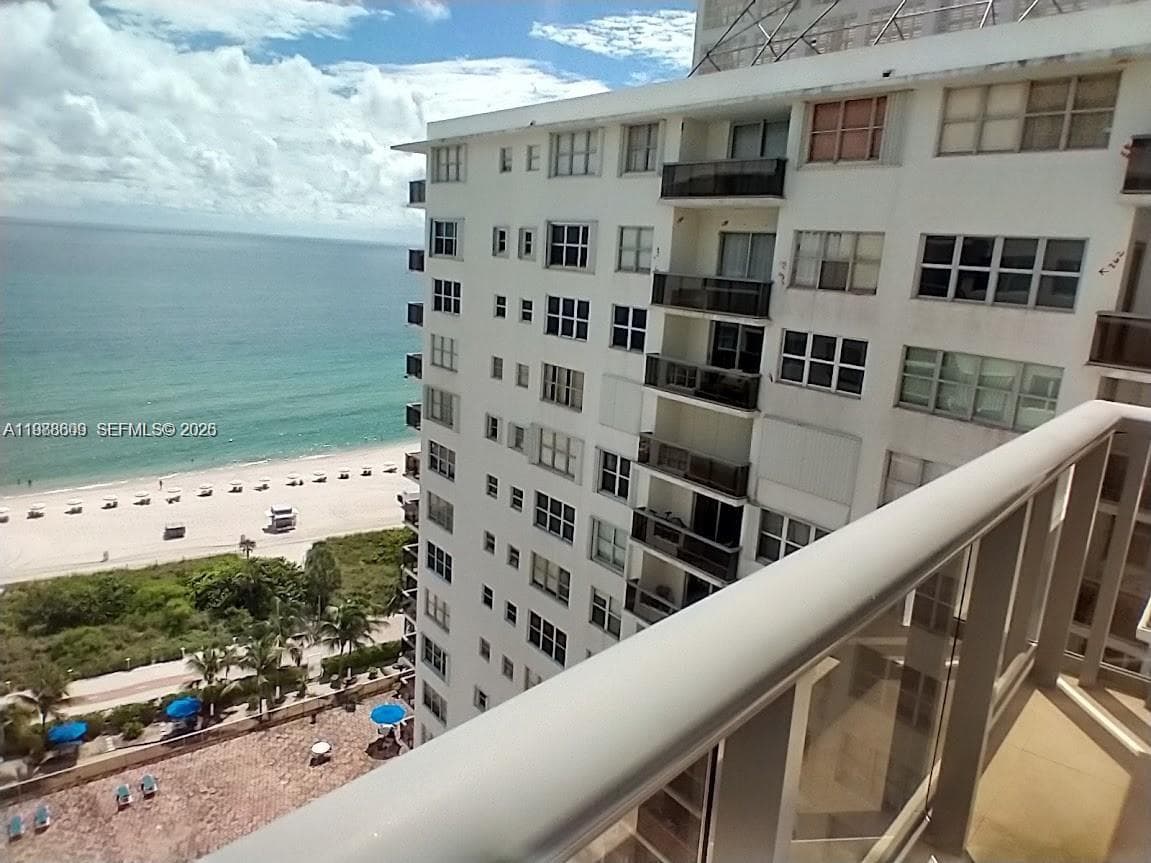 A11988609 — Miami Beach — 4