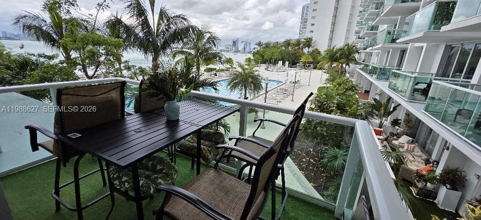 A11988627 — Miami Beach — 2