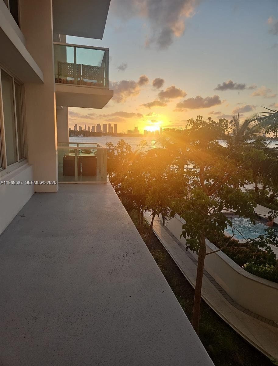 A11988627 — Miami Beach — 26