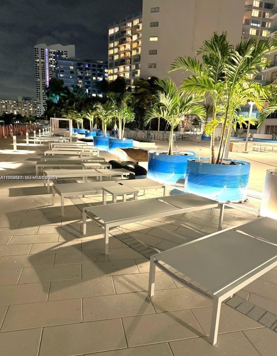 A11988627 — Miami Beach — 28