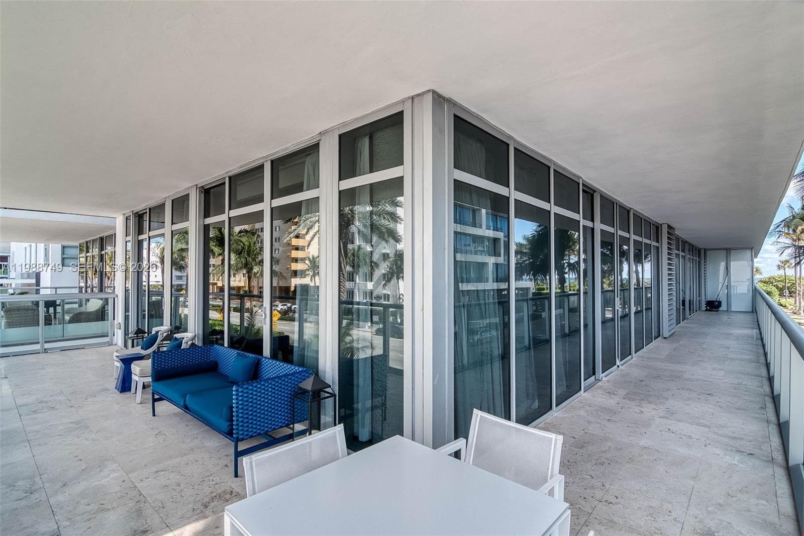 A11988749 — Miami Beach — 12